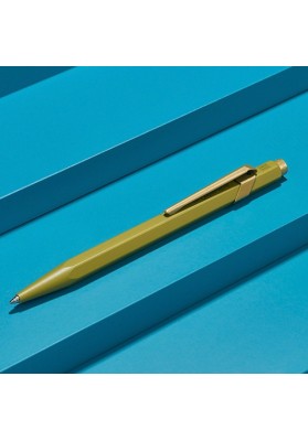 Długopis CARAN D'ACHE 849 Claim Your Style, Edycja 3, Moss Green, M, w pudełku, zielony